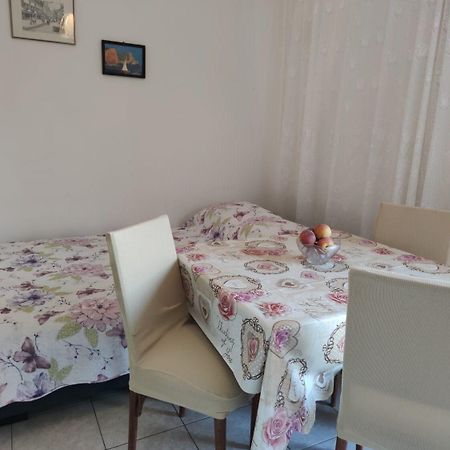 Apartments Josi - Parking And Barbecue Grebaštica Kültér fotó